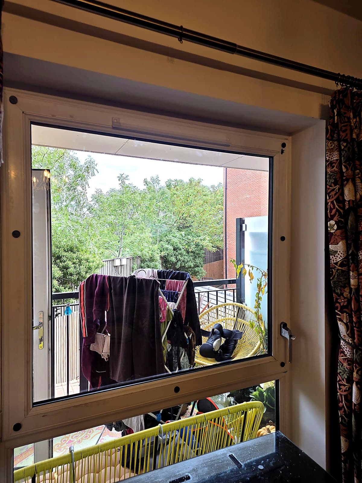 Shattered glass made safe — K&R Locksmiths and Windows, Sutton